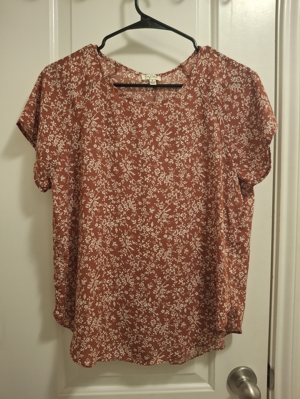 Lily White Rust Short-Sleeve Floral Blouse